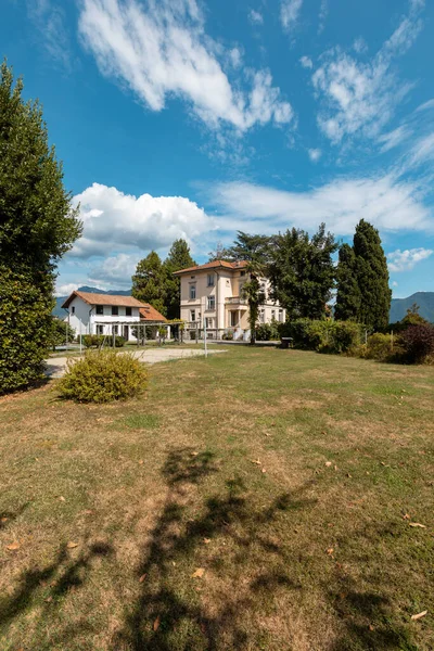 Large Old Villa Large Garden Sunny Summer Day — Stock Photo, Image