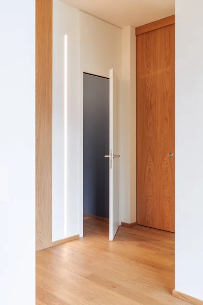 Corridor Detail Met Deur Ledstrip Minimaal Appartement Niemand Binnen Concept — Stockfoto