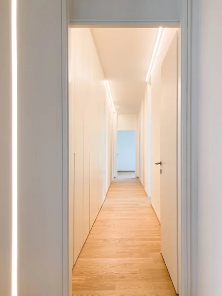 Corridor Detail Met Deur Ledstrip Minimaal Appartement Niemand Binnen Concept — Stockfoto