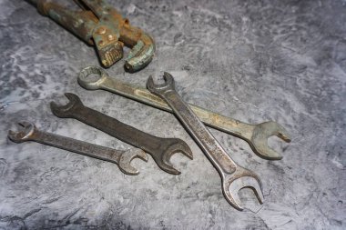 Eski çilingir araçları seti. Yukarıdan görüntülemek