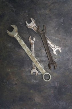 Eski çilingir araçları seti. Yukarıdan görüntülemek