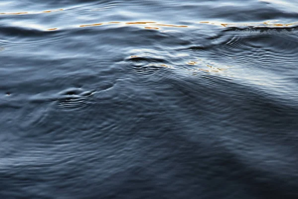 Acqua Del Lago Con Riflessi Sole — Foto Stock