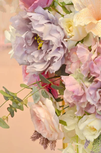 特写镜头花 五颜六色的花 花的背景 一束婚宴花 图库图片