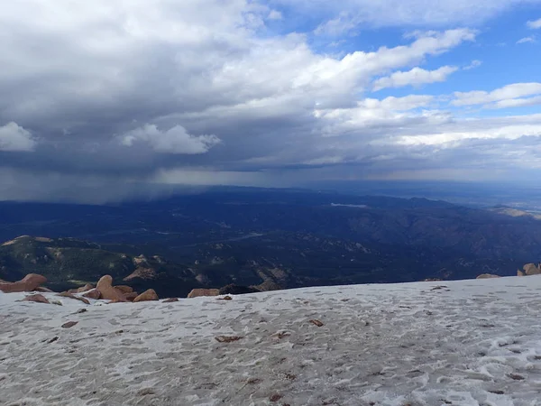 Stormy göz ardı Pikes Peak Colorado üstten görünüm