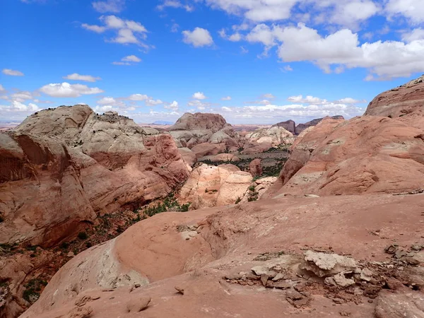 Vrcholu Skalní Útvar Výhledem Rainbow Stezky Poblíž Navajo Mountain — Stock fotografie