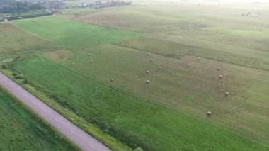 Güzel manzara üzerinde uçuş