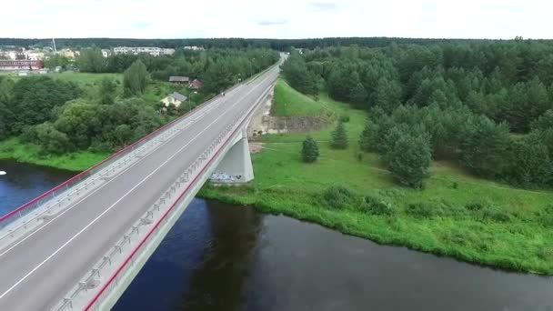 Voo Longo Ponte Através Rio — Vídeo de Stock