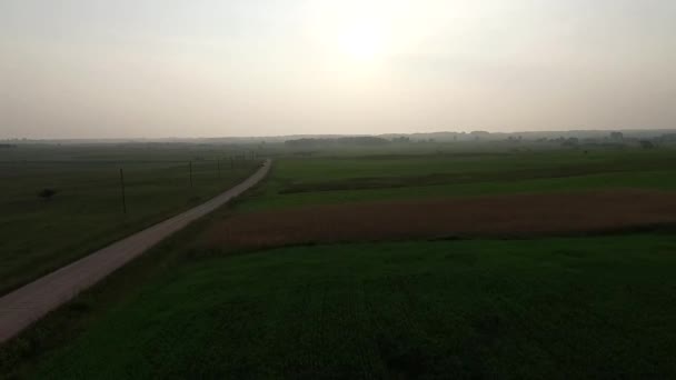 Vlucht Buiten Onverharde Weg Platteland — Stockvideo