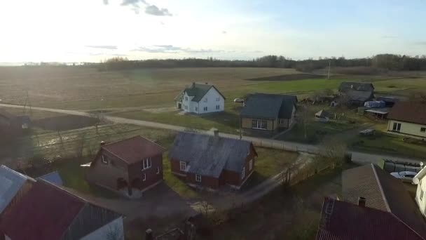 Vuelo Sobre Casas Pueblo — Vídeo de stock