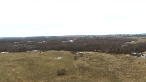 Vuelo Sobre Tierra Cerca Del Río — Vídeo de stock