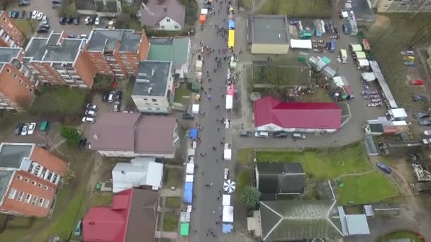 Küçük Kasaba Sokağa Adil Üzerinde Uçuş — Stok video