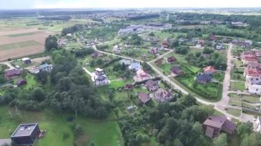 mesafe binalar küçük kasabada üzerinde uçuş