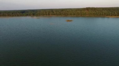 Lake Forest yakınındaki üzerinde uçuş