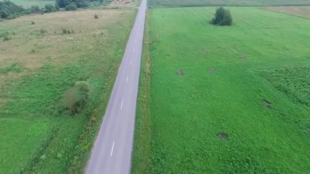 Volando Sobre Carretera Del Campo Desgarran — Vídeo de stock