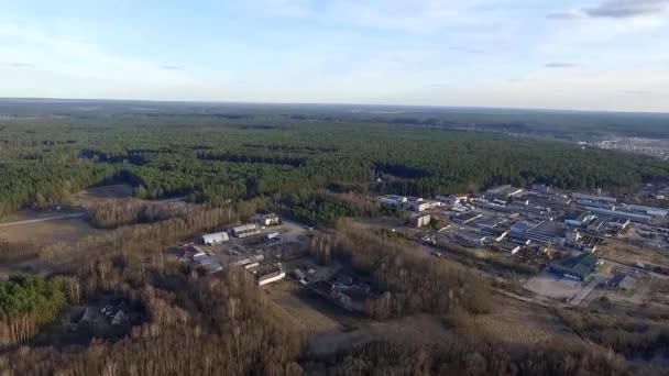 Panorama Sobre Edifícios Perto Floresta — Vídeo de Stock
