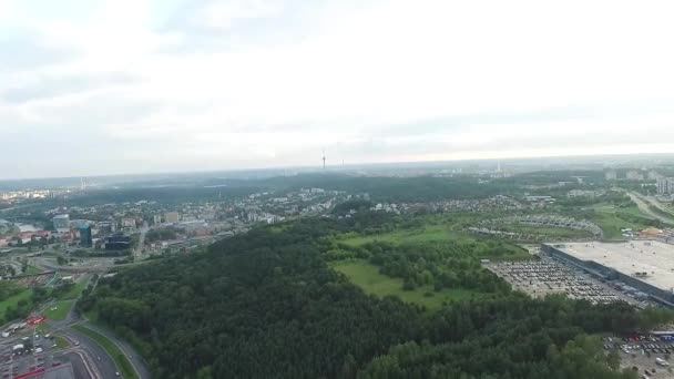 Panorama Sobre Cidade Perto Floresta — Vídeo de Stock