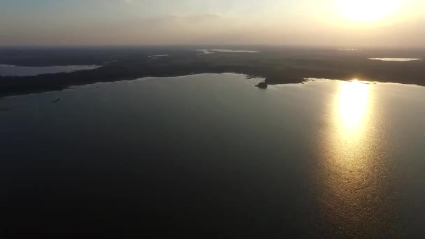 Panorama Sobre Lago Clip De Vídeo