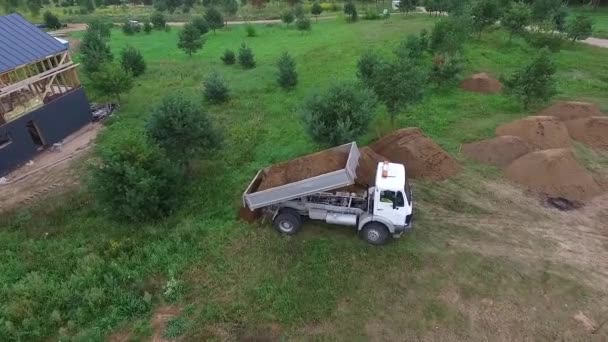 Camion Déverse Sable — Video