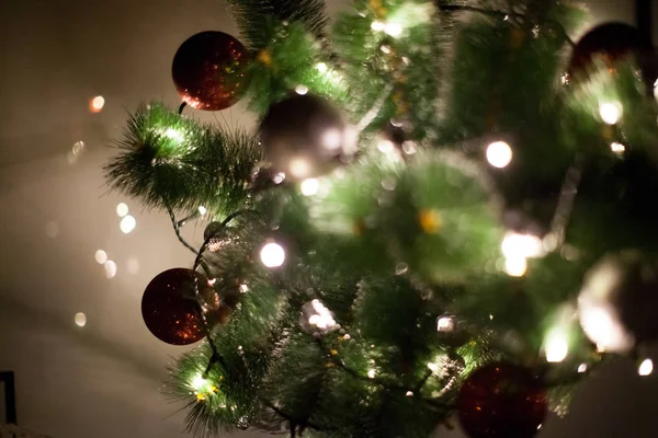 Lumières Jouets Noël Sur Sapin Noël Avec Fond Sombre Abstrait — Photo