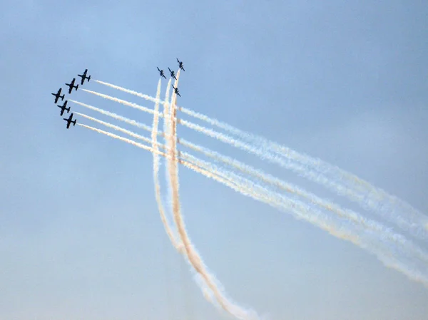 Gökyüzündeki uçağın havası.