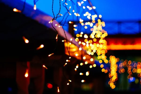 Πρωτοχρονιά Γιρλάντα Και Φώτα Της Πόλης Νύχτα Στο Blur Bokeh — Φωτογραφία Αρχείου