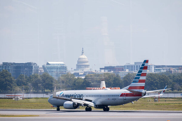 2025 1 июля самолет American Airlines захватил Капитолий США в Вашингтоне. g.