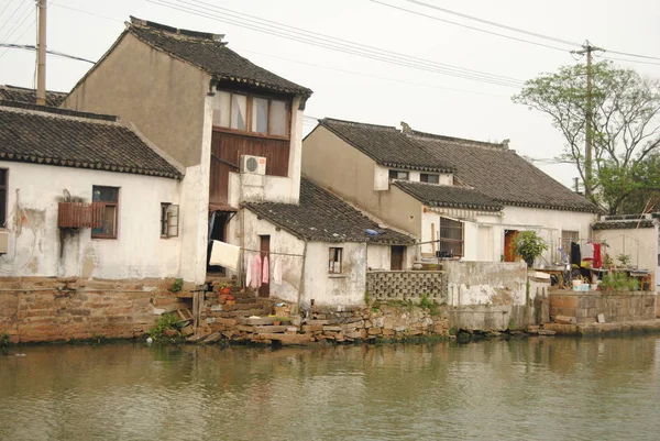 Fiume Grande Canale Attraverso Suzhou Con Case Rurali Tradizionali Accanto — Foto Stock
