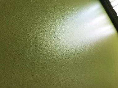 Soyut Yeşil duvar neon ışığı yansıtacak