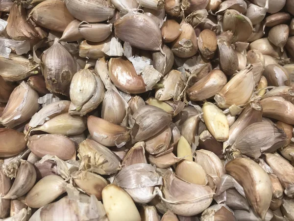yemek pişirmek için piyasada diş sarımsak kadar kapatın