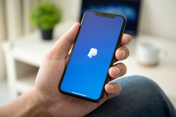 Aluşta Rusya Temmuz 2018 Bir Iphone Servisi Paypal Üstünde Belgili — Stok fotoğraf