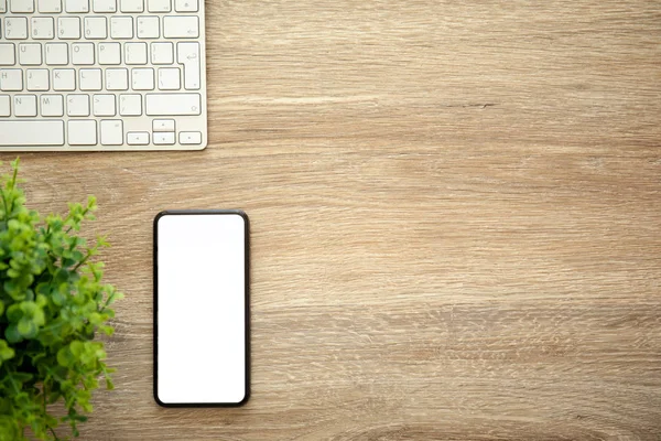 telefon ile izole perde klavye ile ahşap tablo