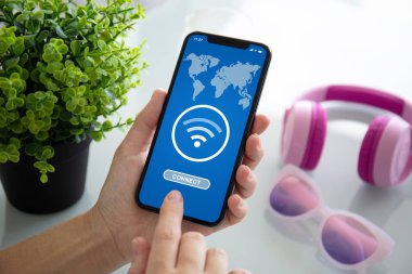 el tutma telefon app ile ücretsiz wi-fi gözlük ve kulaklık ile tablonun üst ekranda arama
