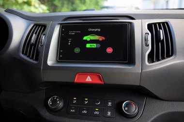 Eko pilin şarj edilmesi ile değmek multimedia sistem elektrikli otomobil