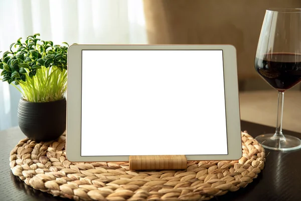 White Computer Tablet Isolated Screen Table Glass Room — Stock Photo, Image