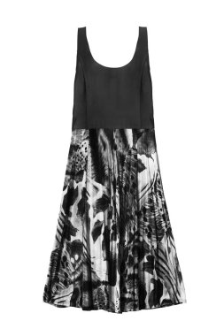 Siyah ve beyaz yüksek bel ipek elbise beyaz bitti izole