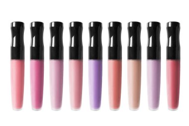 Beyaz arka plan üzerinde çıplak mat ruj paleti