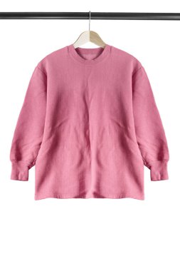 Beyaz bitti izole ahşap giysi raf asılı pembe temel sweatshirt