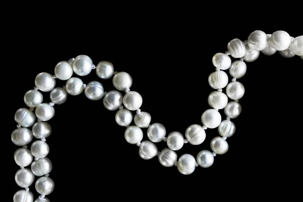 Strings White Pearl Isolated Black — Stock Photo, Image