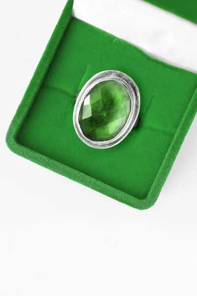 Grote Vintage Emerald Ring Juweel Vak Closeup — Stockfoto