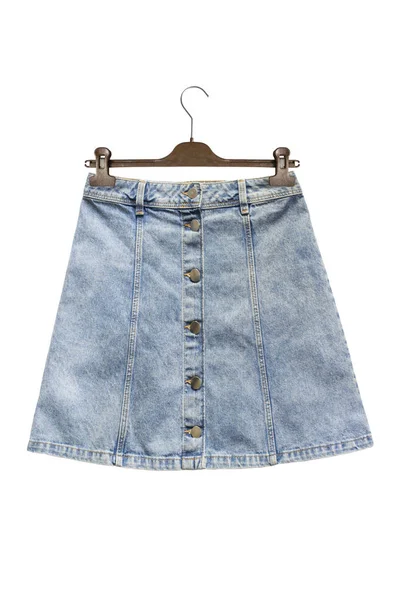 Jeans kjol på hängare — Stockfoto