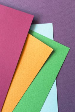 Renkli boş kağıt