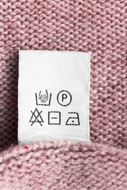 Bakım giysi etiketi