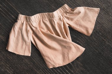 Ahşap arka plan üzerine