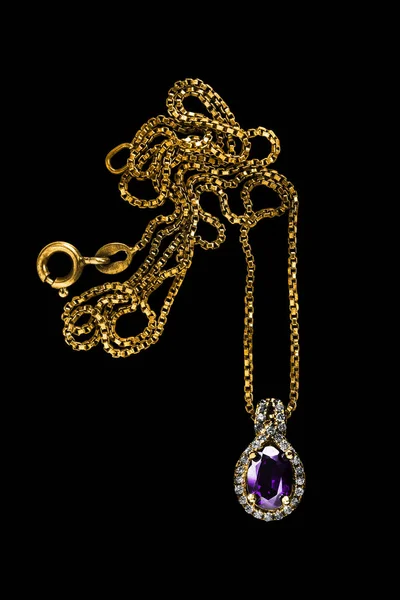 Amethyst necklace on black — ストック写真