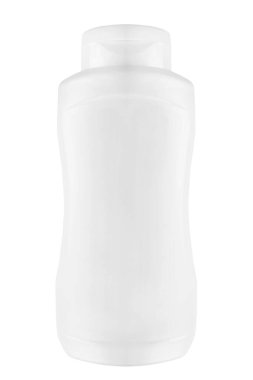 Beyaz, boş plastik şampuan şişesi beyazın üzerine izole edilmiş.