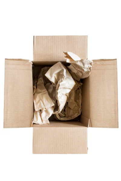 Açılmış Karton Kutu Içinde Buruşmuş Ambalaj Kağıdı Var Beyaz Üzerine — Stok fotoğraf