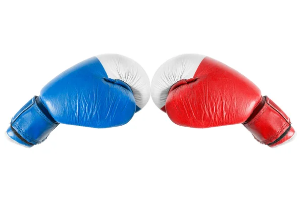 Konceptuella Röda Och Blå Boxningshandskar Isolerade Över Vitt — Stockfoto