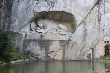 Lucerne, İsviçre yazıt için cesur askerlerin anısına anıt aslan.
