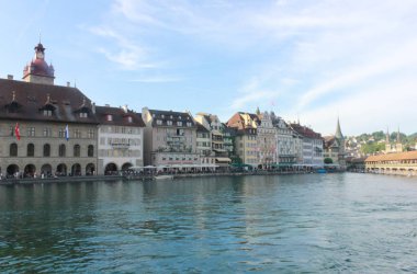 Tarihi kent merkezi, Lucerne. İsviçre Simgesel Yapı - 28 Mayıs 2017: Lucerne sırasında yüksek sezon İsviçre ' nin o kadar çok turist seyahat çok. Güzellik bulmak için.