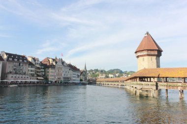 Tarihi kent merkezi, Lucerne. İsviçre Simgesel Yapı - 28 Mayıs 2017: Lucerne sırasında yüksek sezon İsviçre ' nin o kadar çok turist seyahat çok. Güzellik bulmak için.